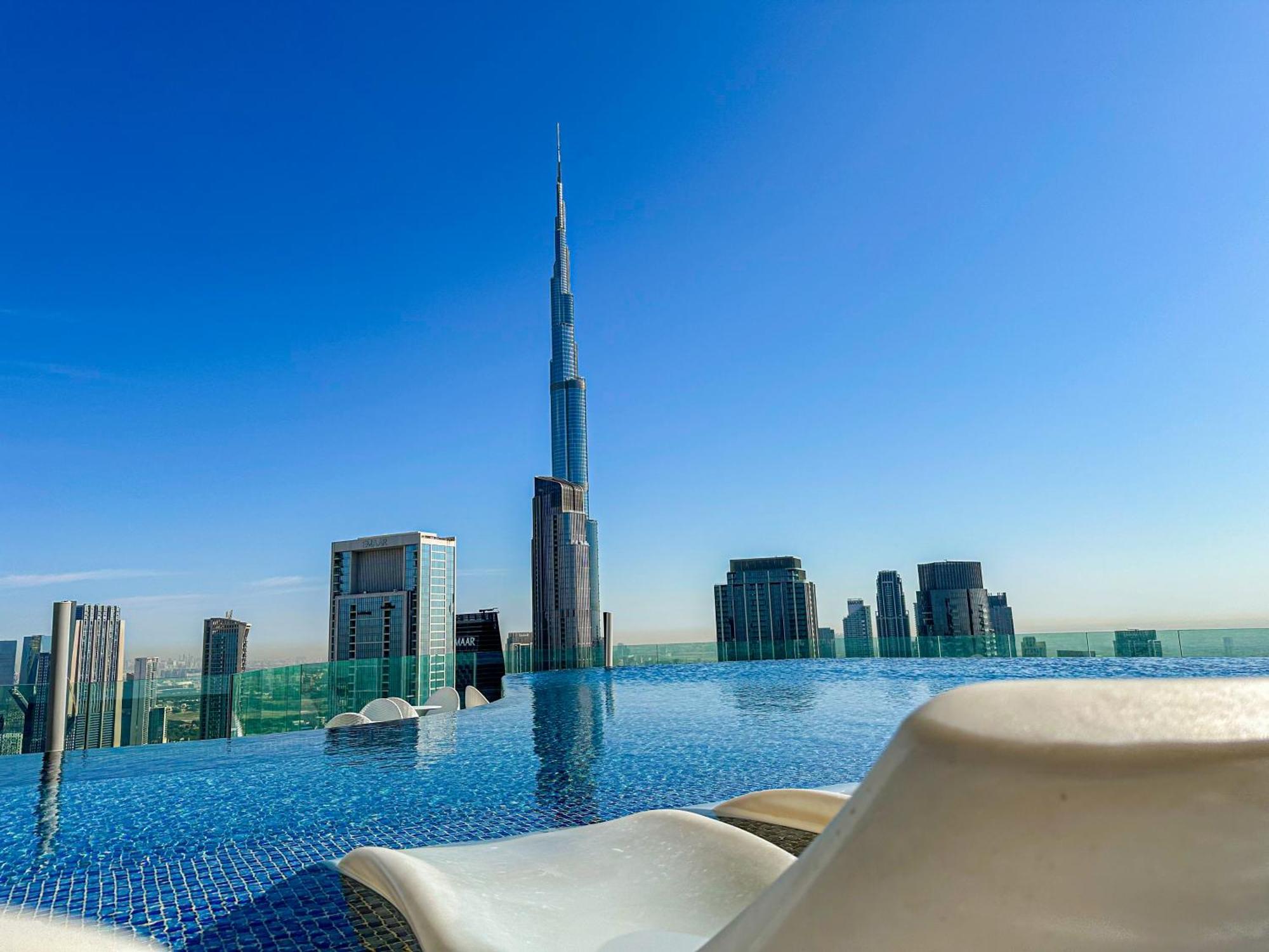 Best Burj Khalifa View Balcony Apartment With 64Th Floor Infinity Pool In Paramount Hotel Midtown Dubái Exterior foto