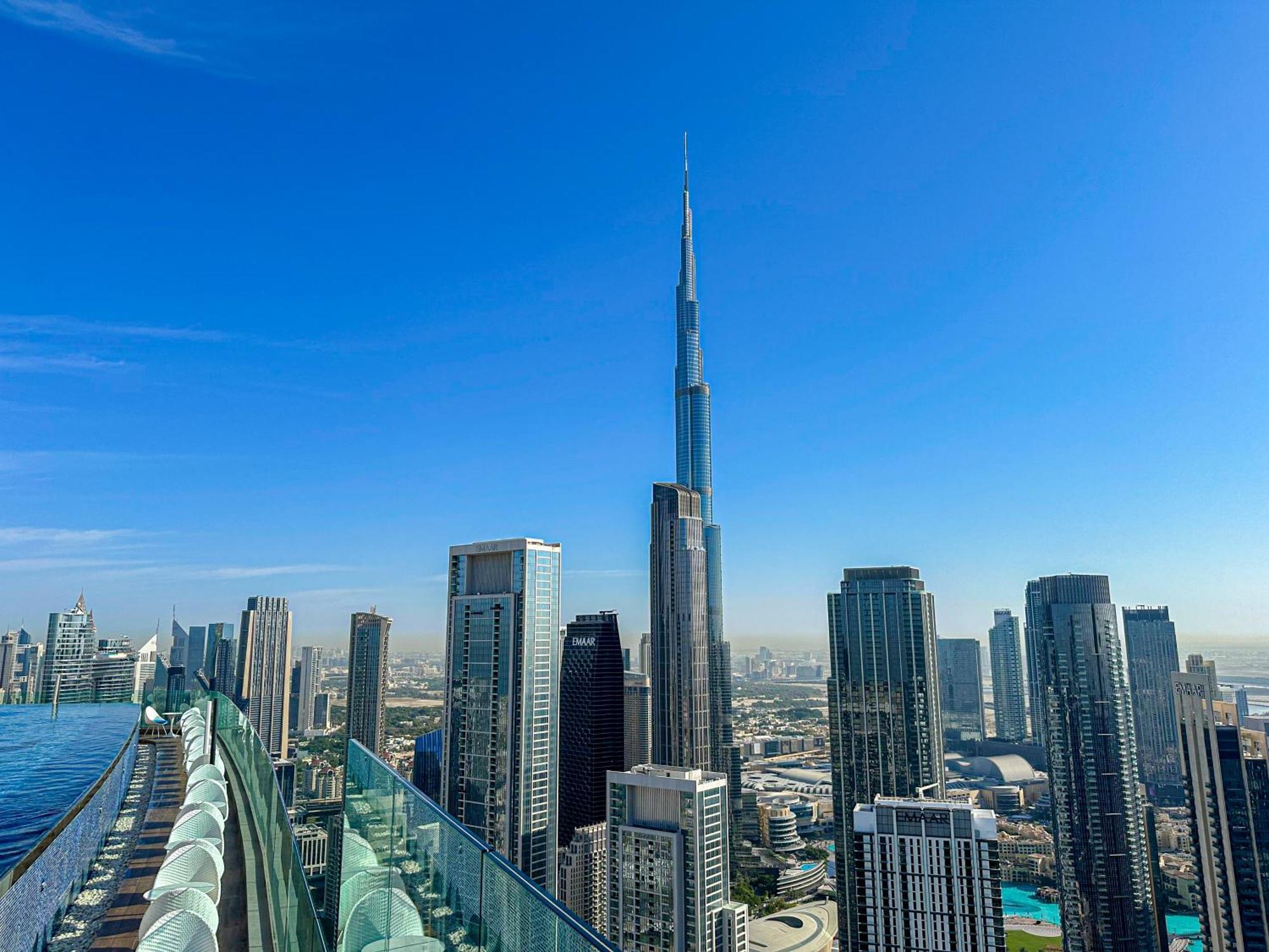 Best Burj Khalifa View Balcony Apartment With 64Th Floor Infinity Pool In Paramount Hotel Midtown Dubái Exterior foto