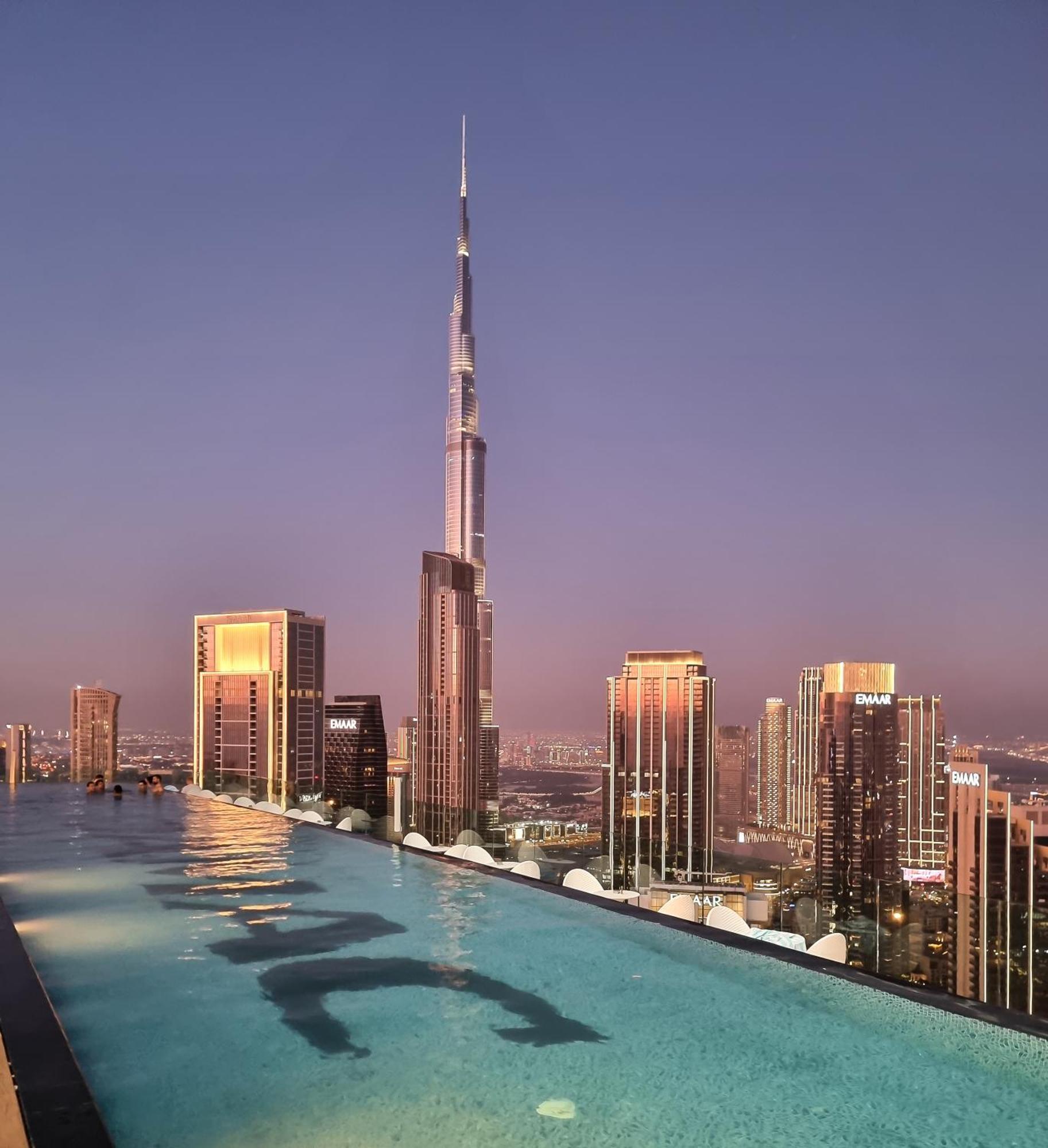 Best Burj Khalifa View Balcony Apartment With 64Th Floor Infinity Pool In Paramount Hotel Midtown Dubái Exterior foto