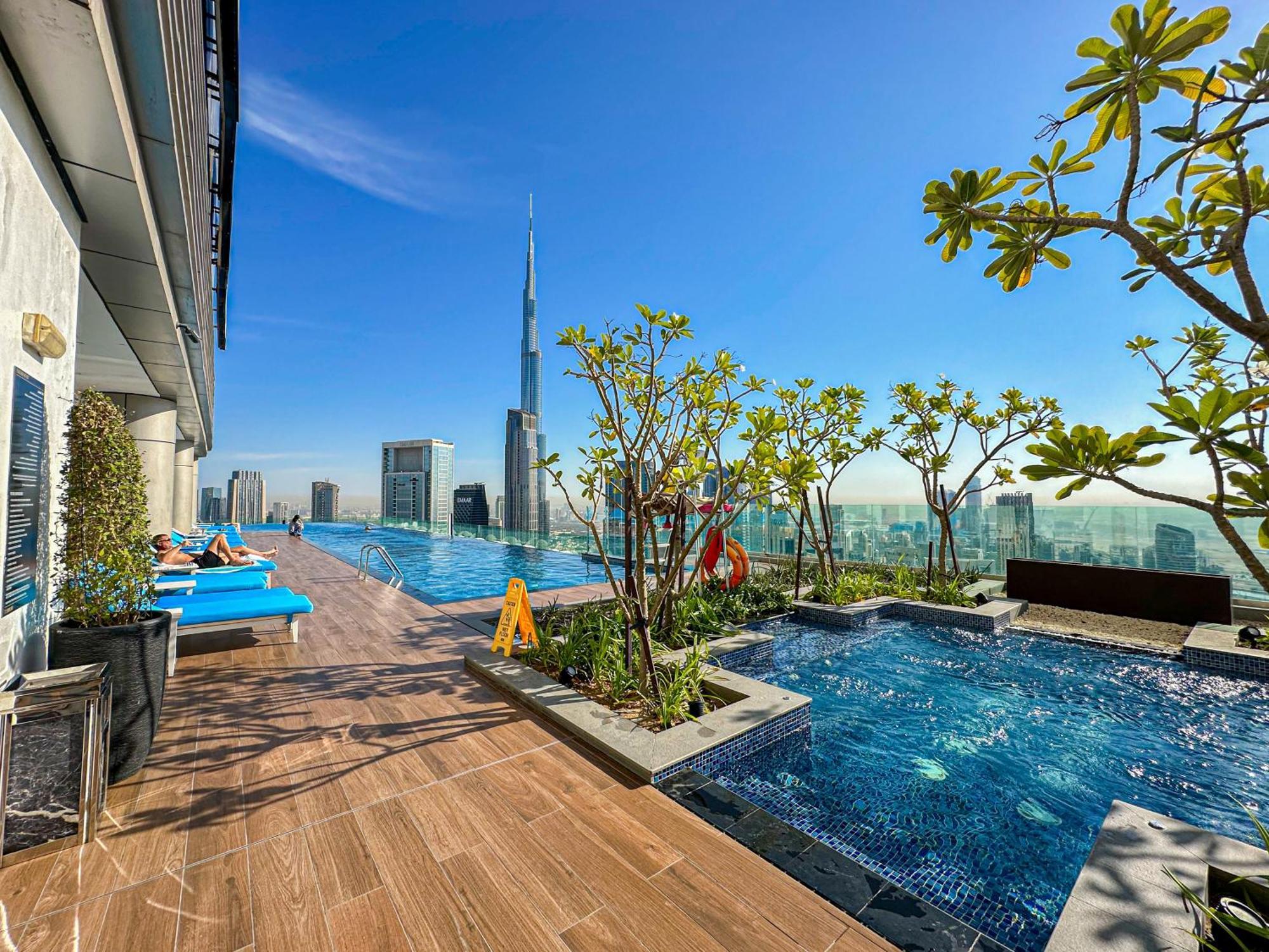 Best Burj Khalifa View Balcony Apartment With 64Th Floor Infinity Pool In Paramount Hotel Midtown Dubái Exterior foto