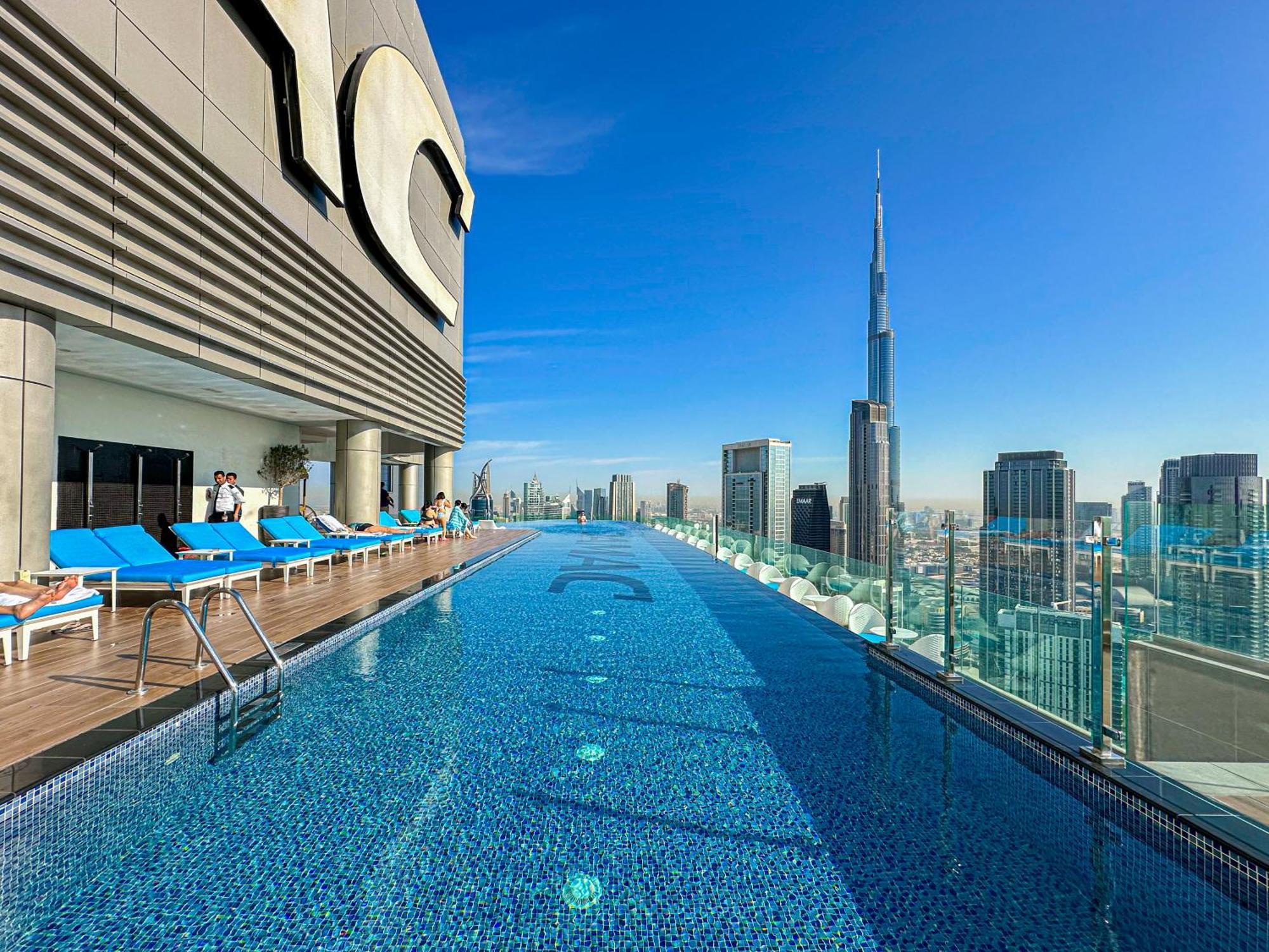 Best Burj Khalifa View Balcony Apartment With 64Th Floor Infinity Pool In Paramount Hotel Midtown Dubái Exterior foto